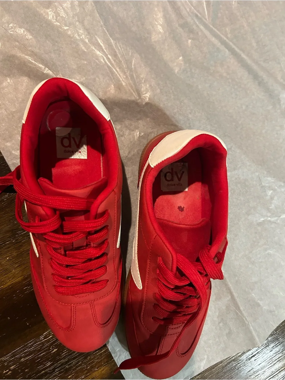 GENUINE DV BY DOLCE VITA FASHION SNEAKERS